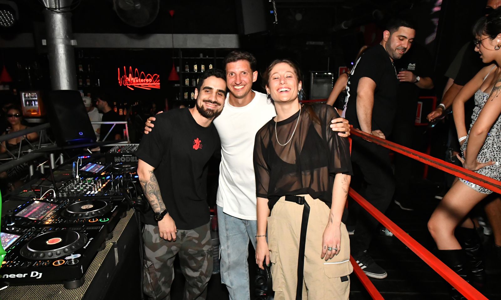 Los artistas de Tomo I en la cabina